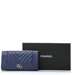 💥SOLD💥 CHANEL Sheepskin Chevron Quilted Mademoiselle Vintage Flap Wallet Navy